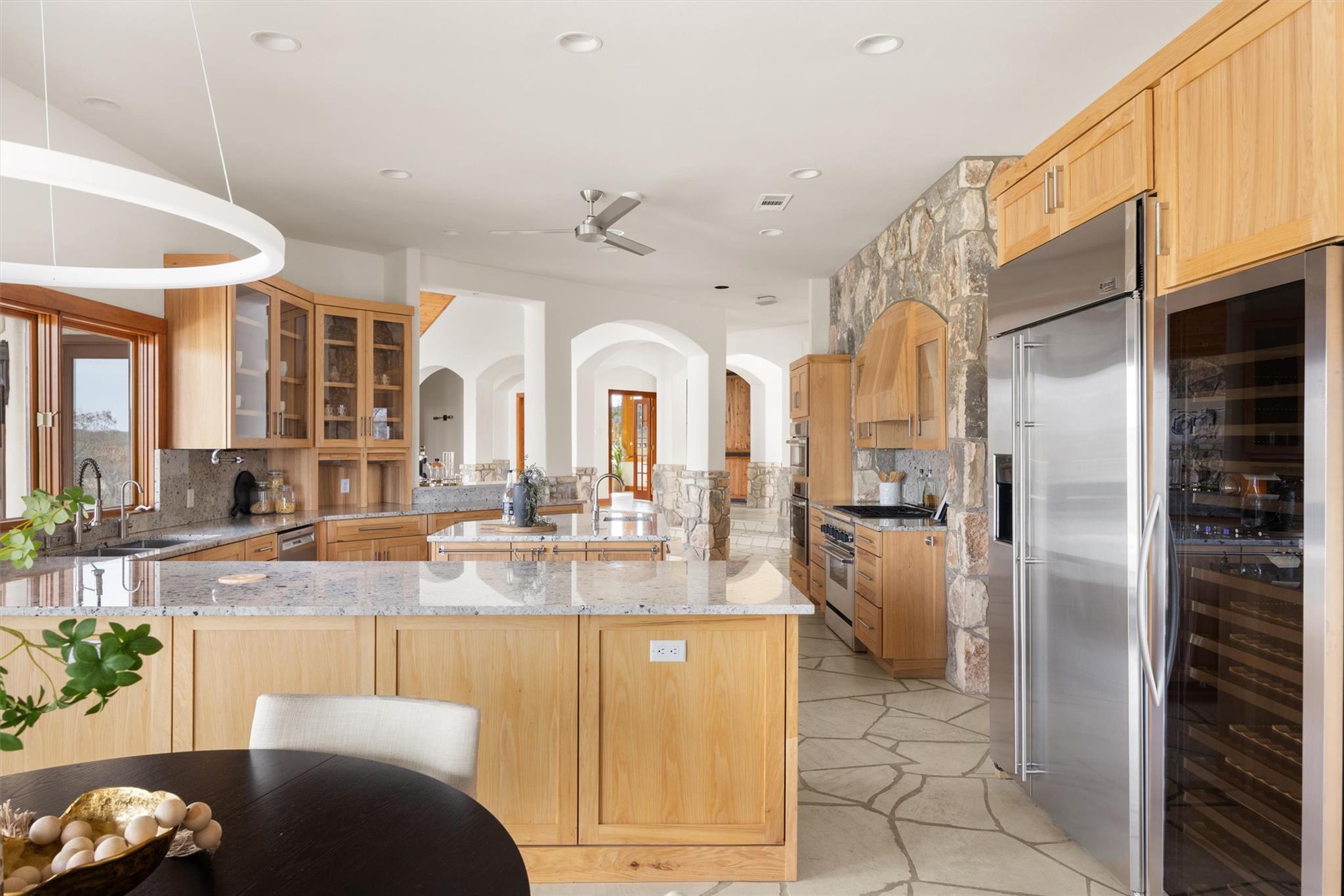 1600 Las Entradas Dr, Spicewood, TX 78669