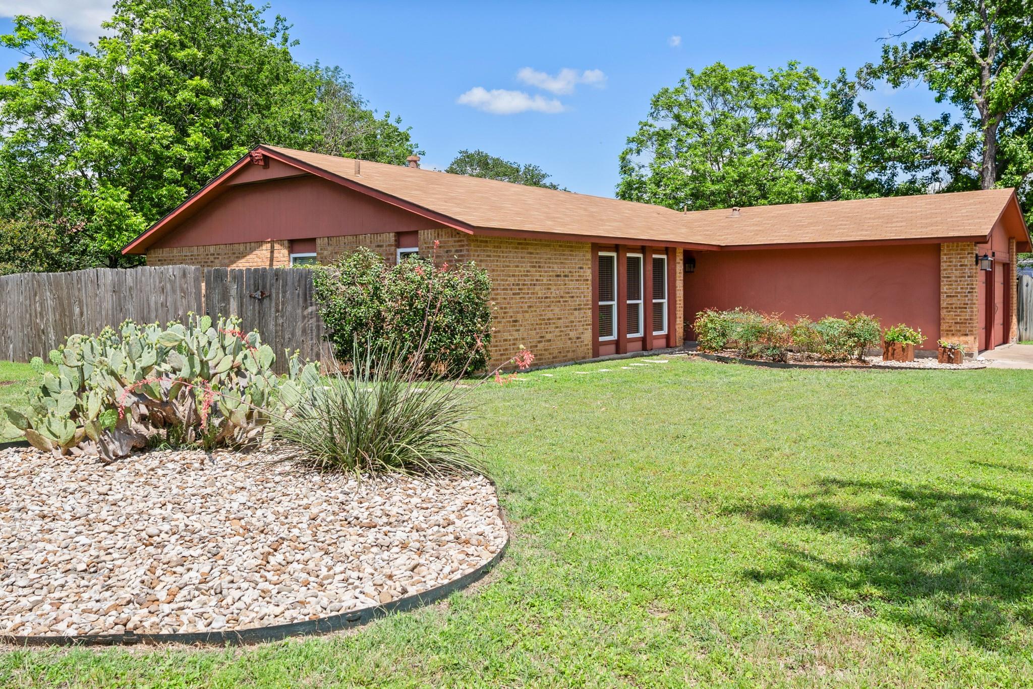 8914 Sparkling Creek Dr, Austin, TX 78729
