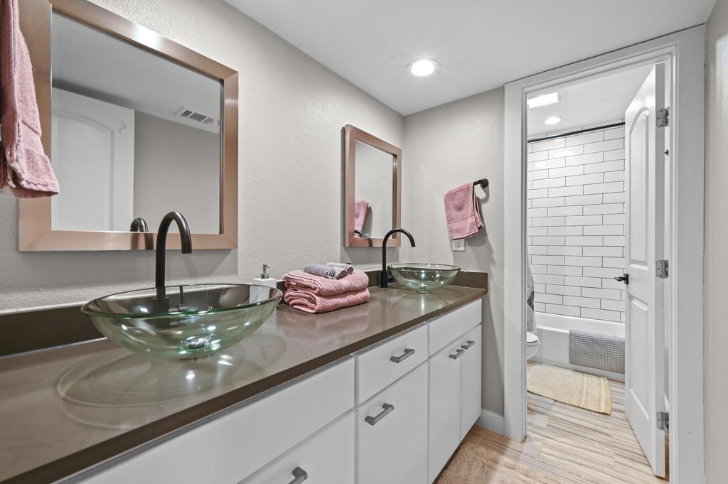 2101 Airole Way # B, Austin, TX 78704