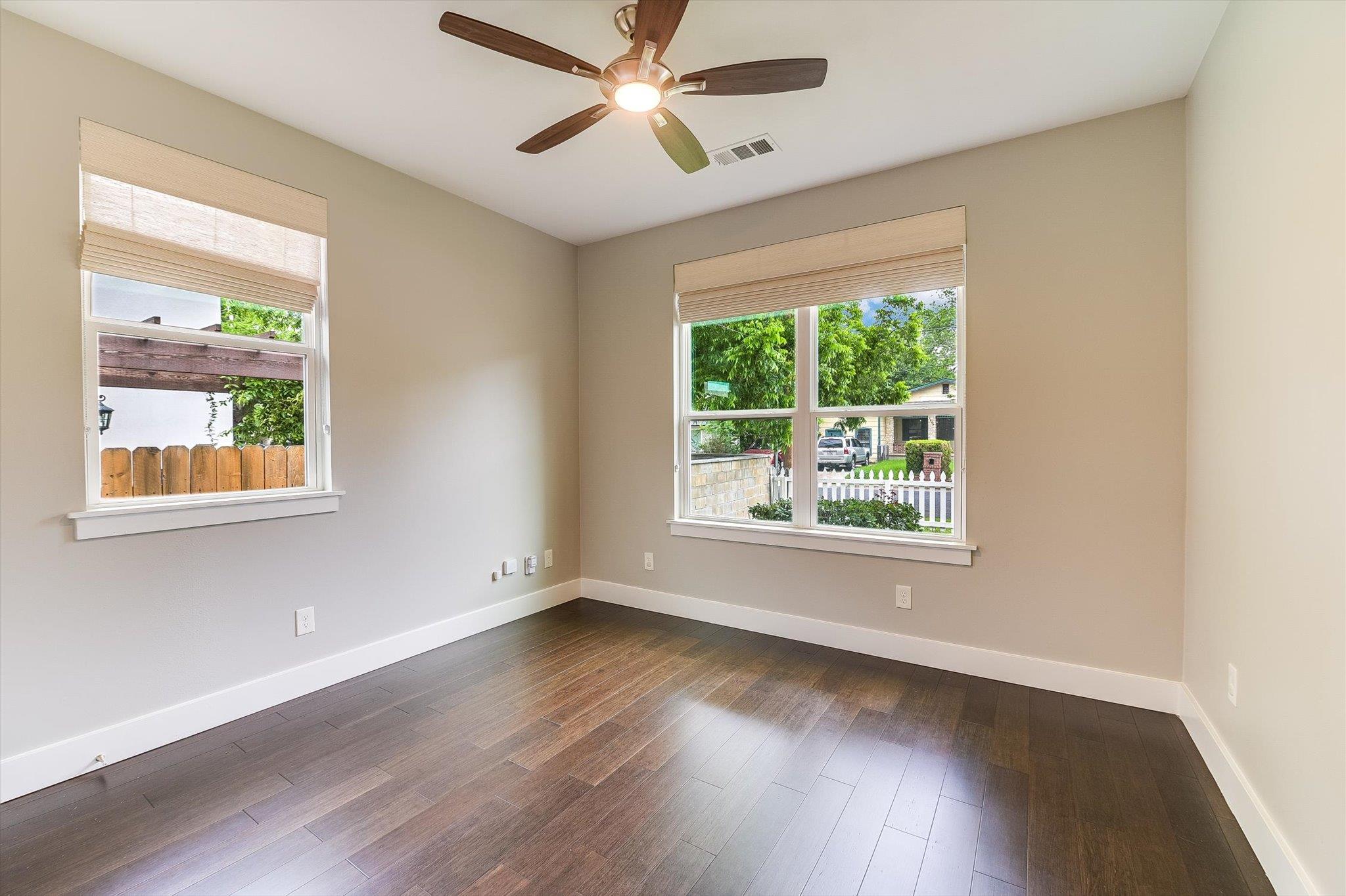 1106 Fiesta St, Austin, TX 78702