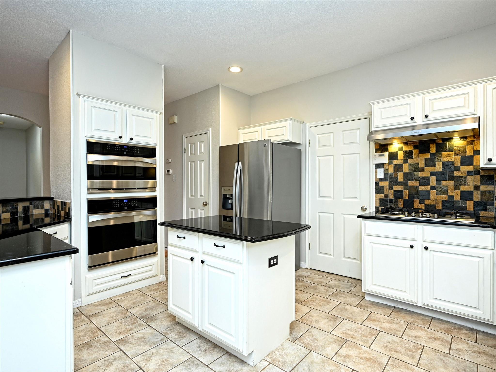 11017 RIO VISTA Dr, Austin, TX 78726