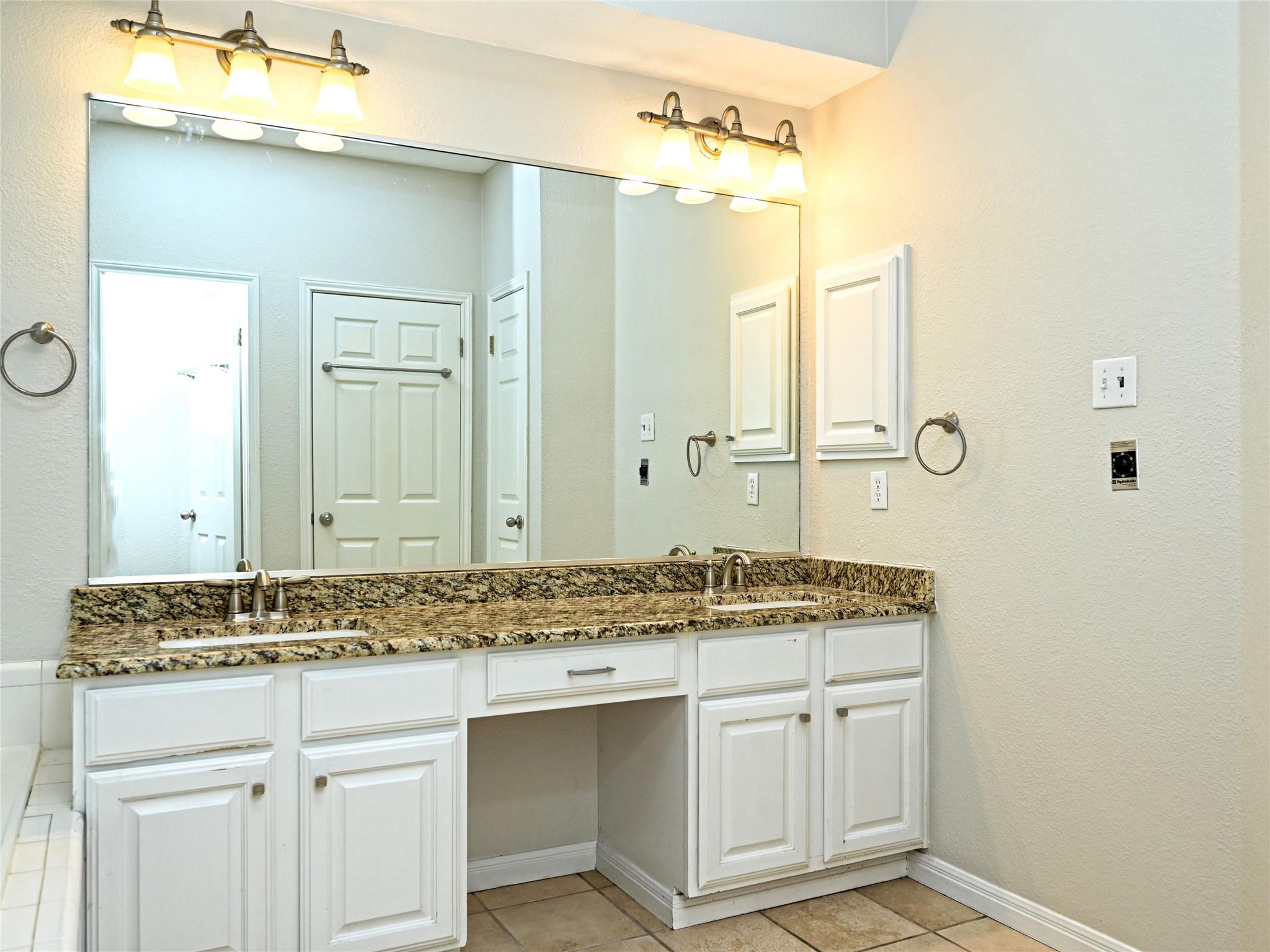 11017 RIO VISTA Dr, Austin, TX 78726