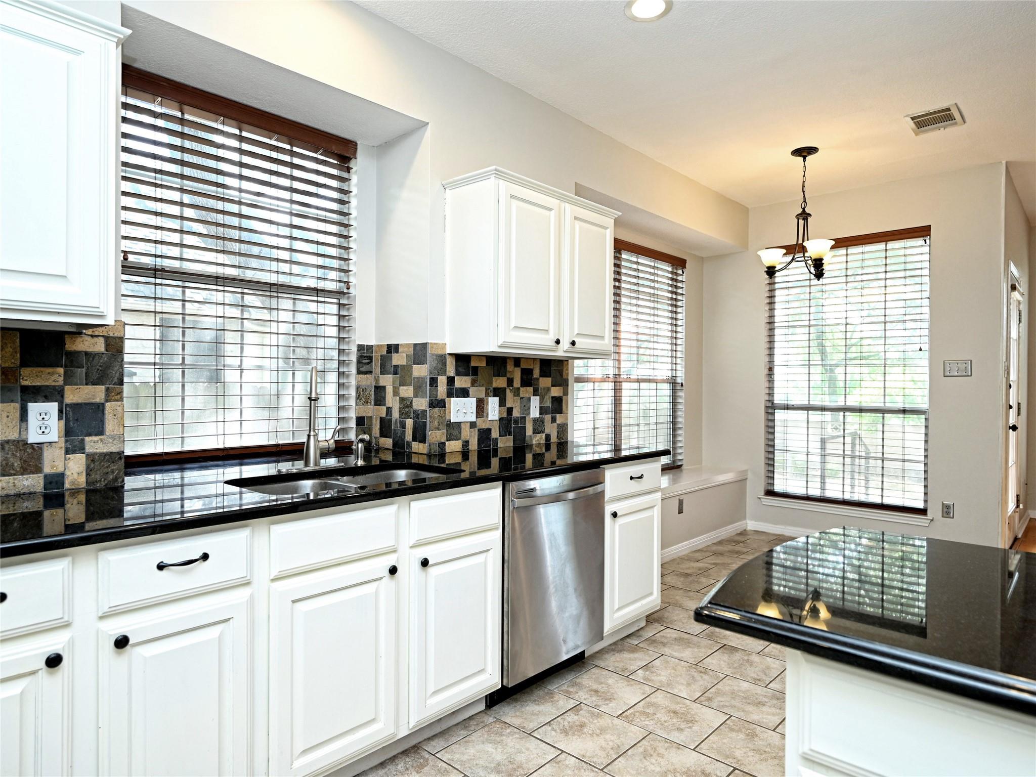 11017 RIO VISTA Dr, Austin, TX 78726