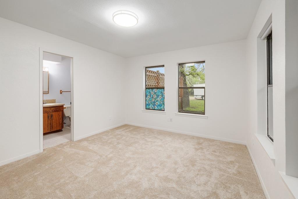 986 Shiloh Rd, Bastrop, TX 78602