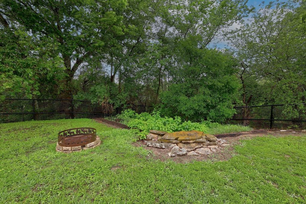 986 Shiloh Rd, Bastrop, TX 78602