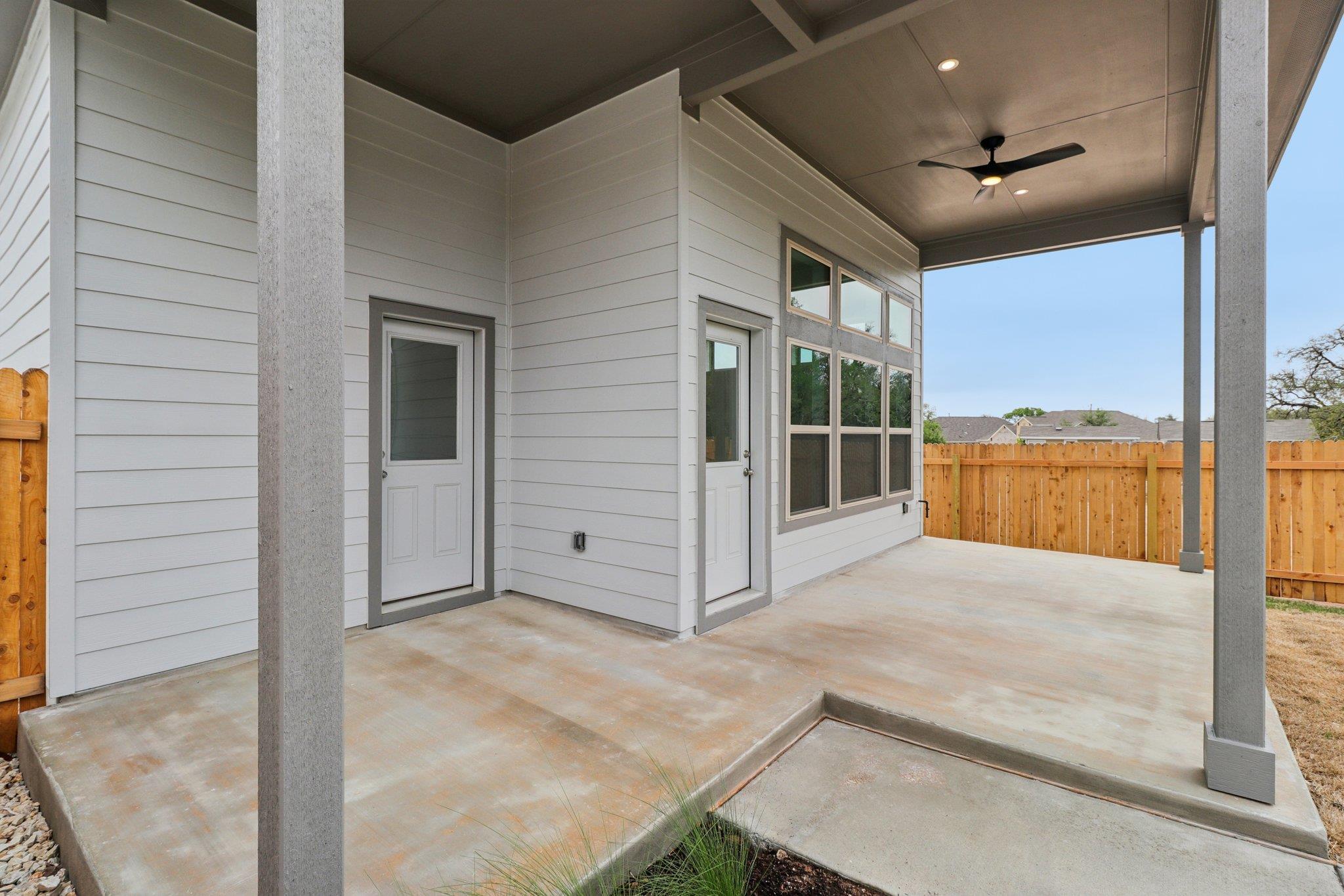 628 Treadwell Ln, Kyle, TX 78640