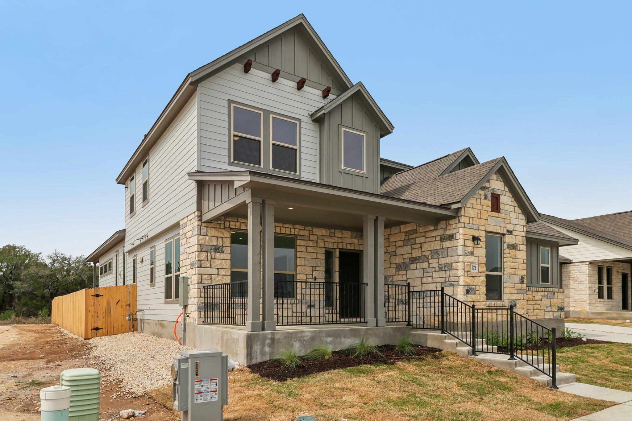 628 Treadwell Ln, Kyle, TX 78640