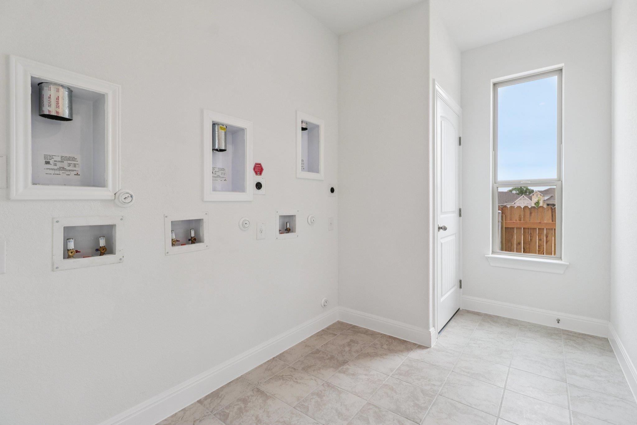 628 Treadwell Ln, Kyle, TX 78640