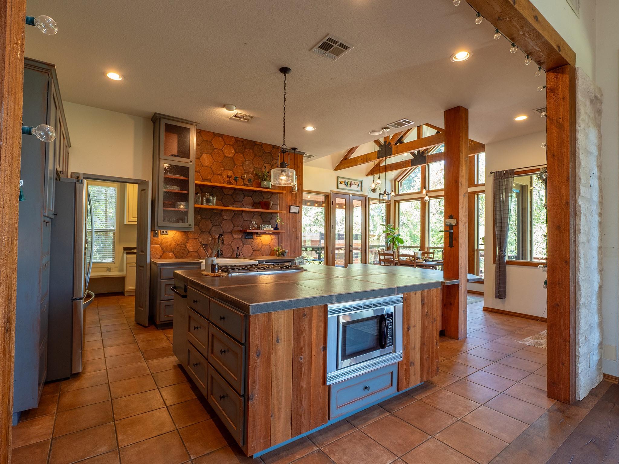 10731 CASSIA Dr, Austin, TX 78759