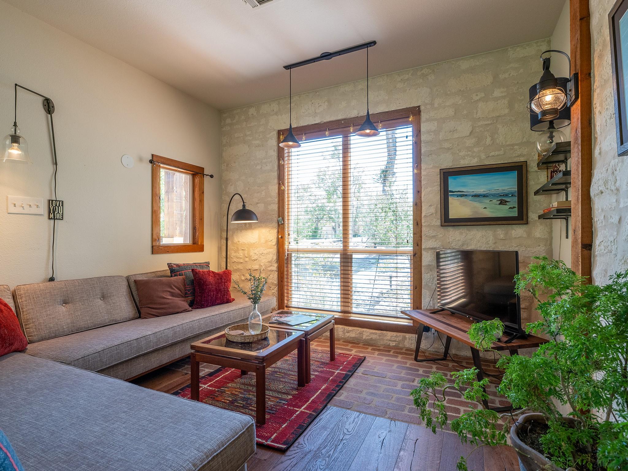 10731 CASSIA Dr, Austin, TX 78759