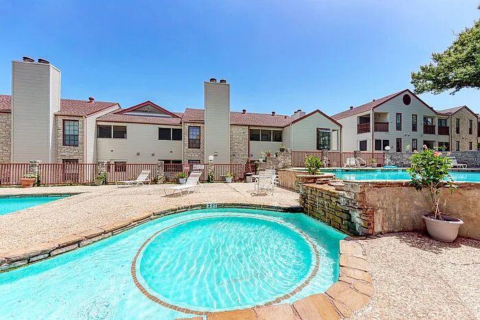 1510 W North Loop Blvd # 212, Austin, TX 78756