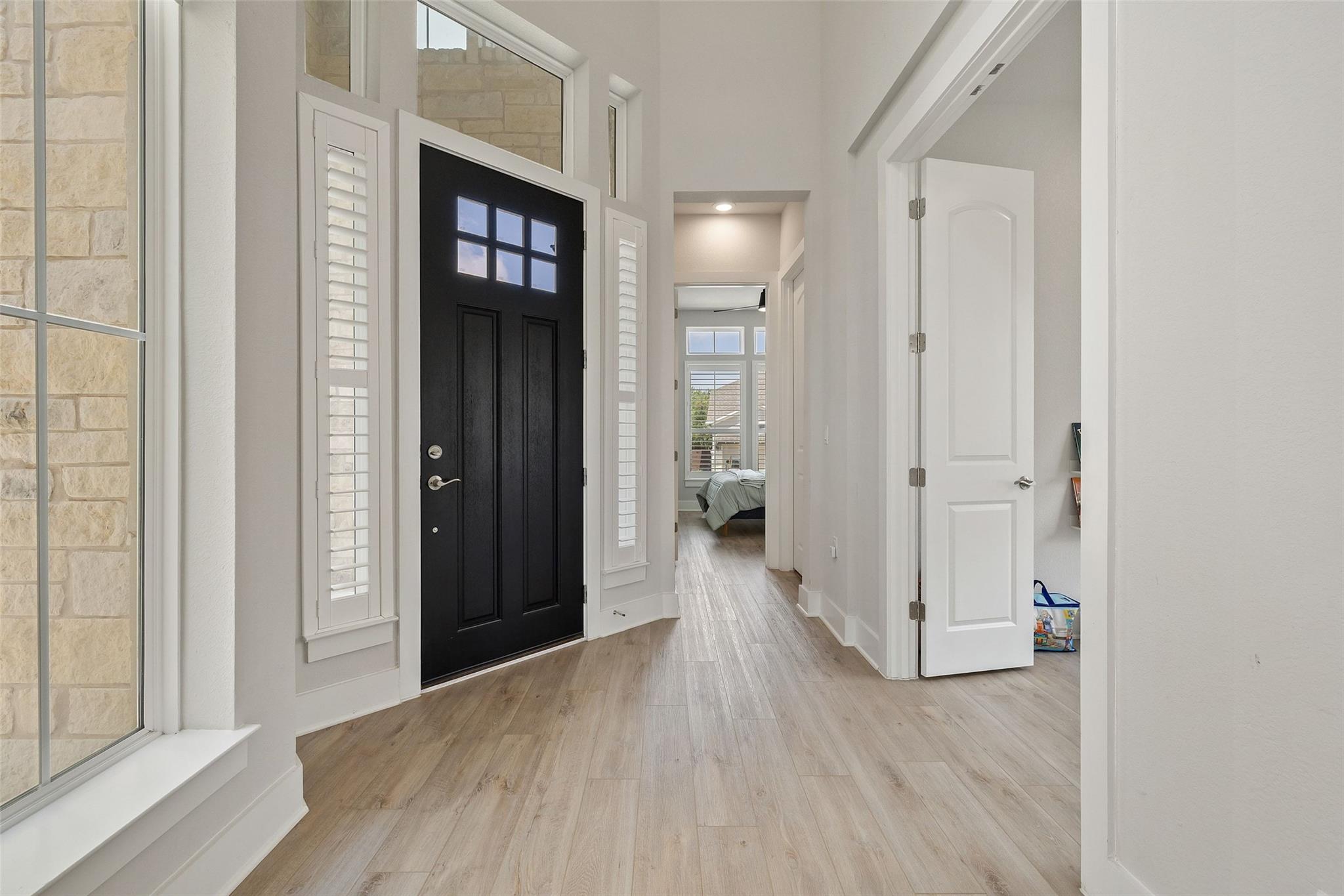 16813 Roselin Dr, Austin, TX 78738