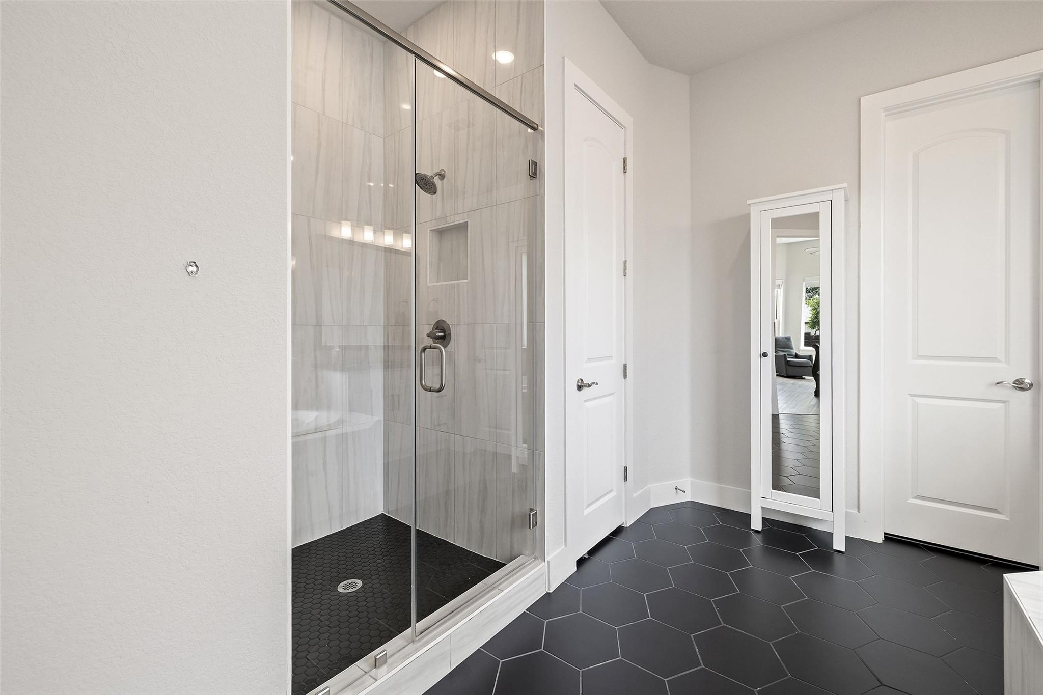 16813 Roselin Dr, Austin, TX 78738