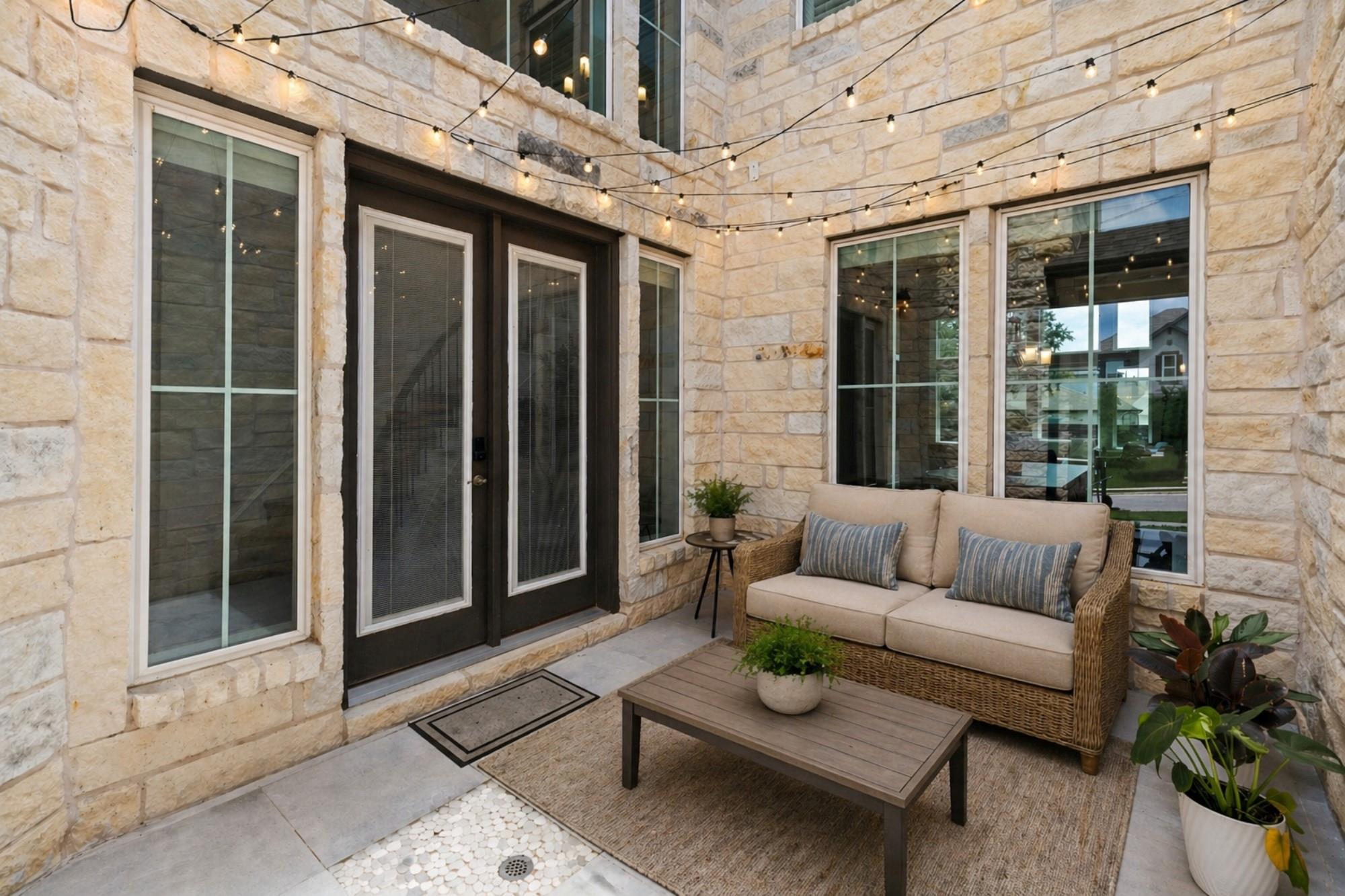 16813 Roselin Dr, Austin, TX 78738