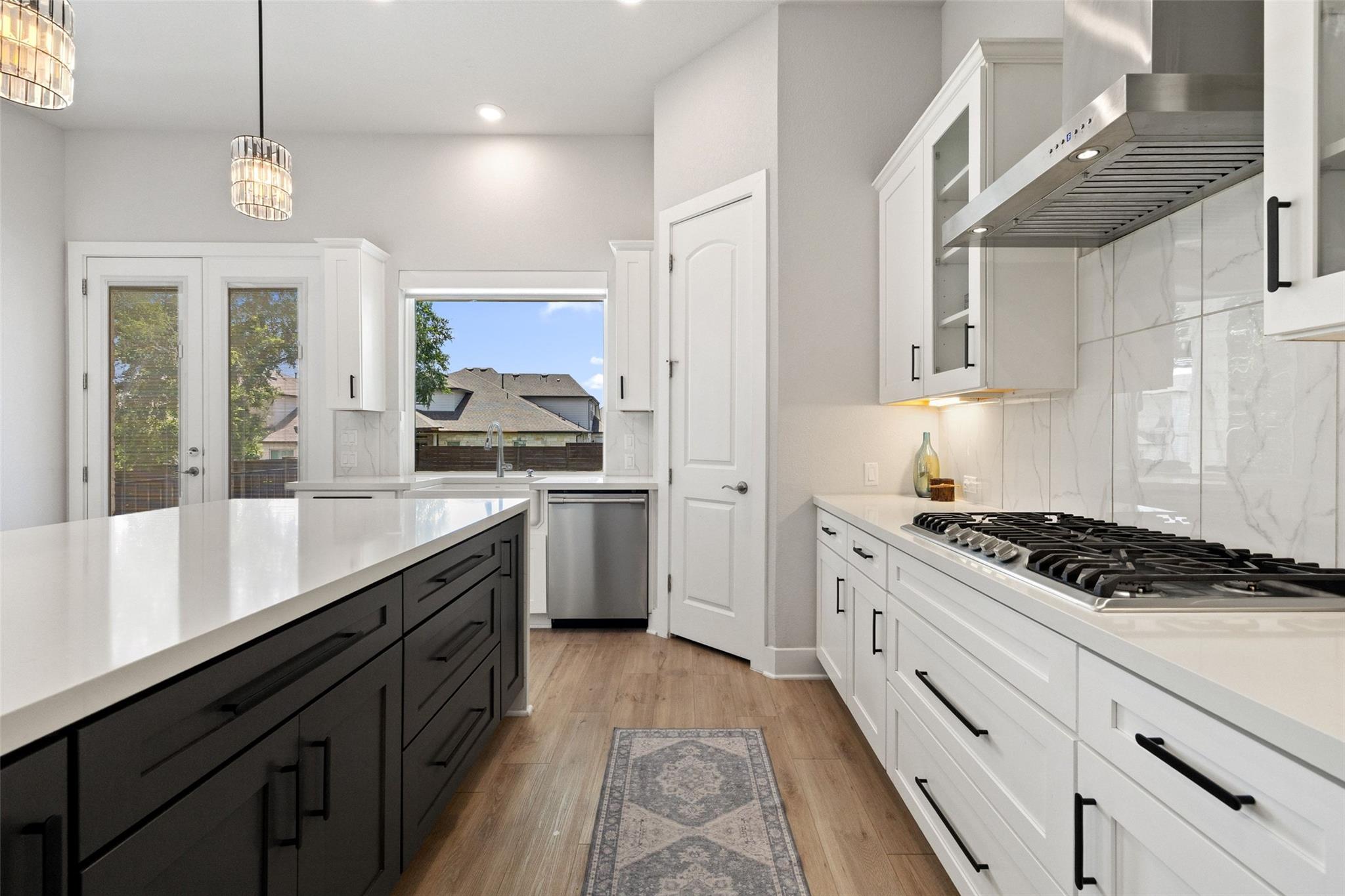 16813 Roselin Dr, Austin, TX 78738