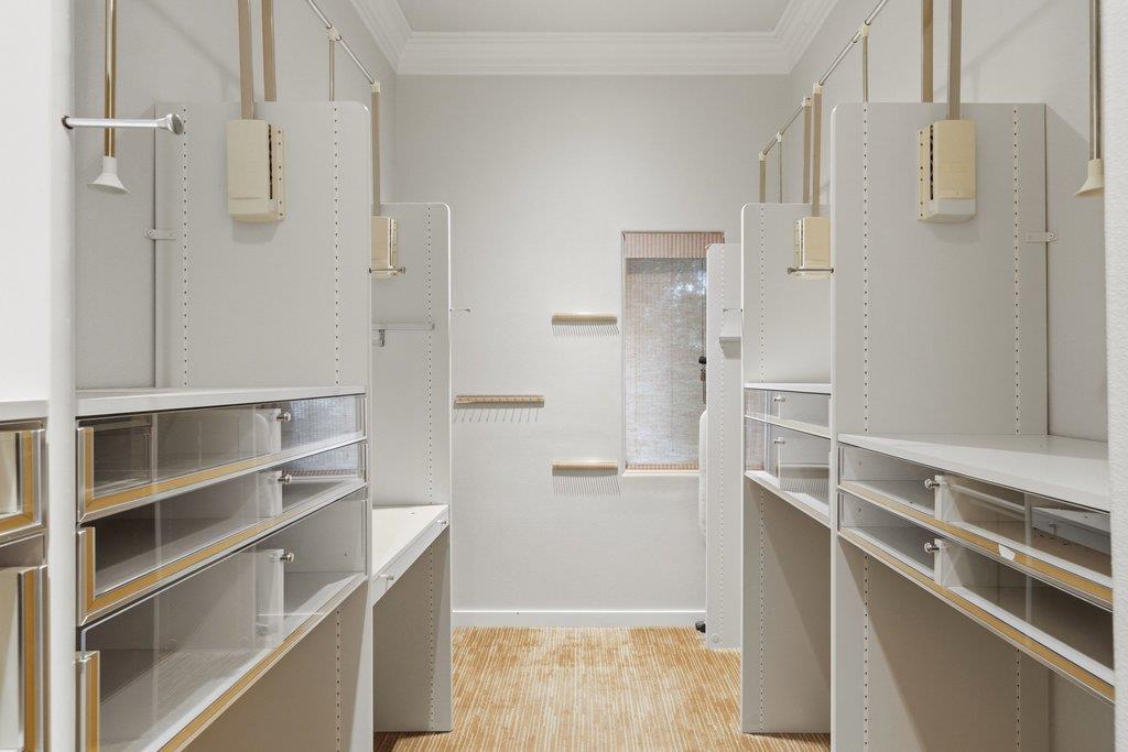 24721 Travis Lakeside Cv, Spicewood, TX 78669