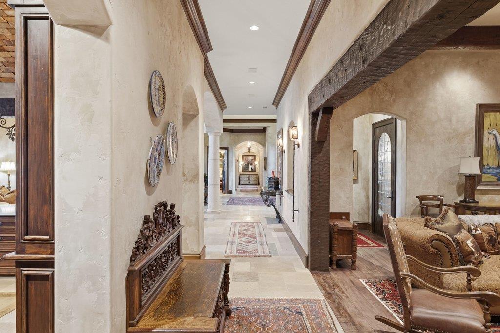 24721 Travis Lakeside Cv, Spicewood, TX 78669