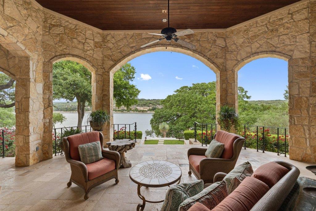 24721 Travis Lakeside Cv, Spicewood, TX 78669