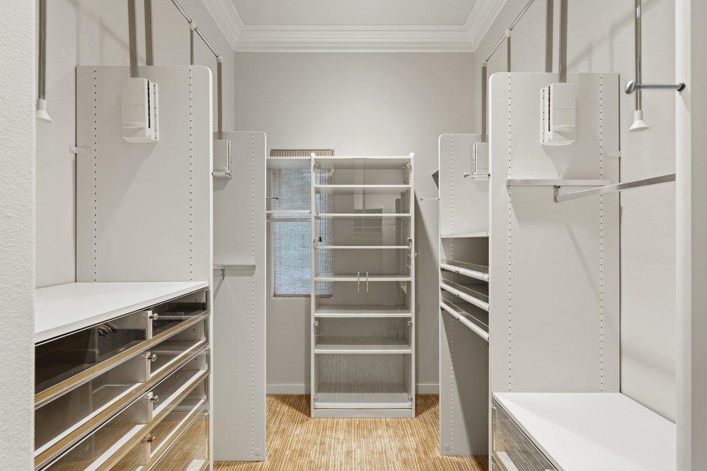 24721 Travis Lakeside Cv, Spicewood, TX 78669