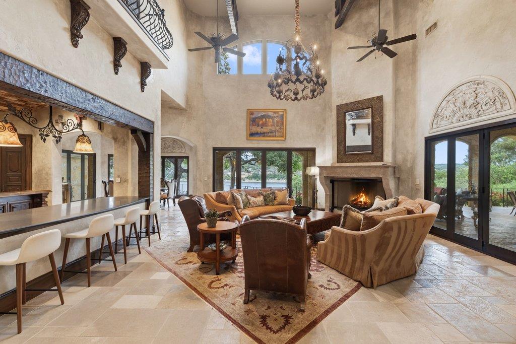 24721 Travis Lakeside Cv, Spicewood, TX 78669