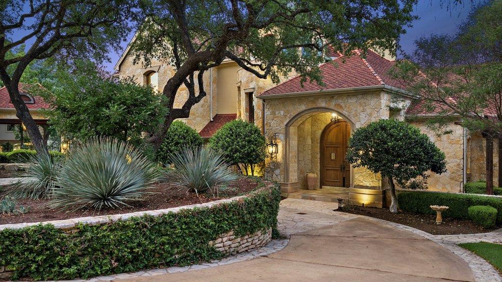 24721 Travis Lakeside Cv, Spicewood, TX 78669