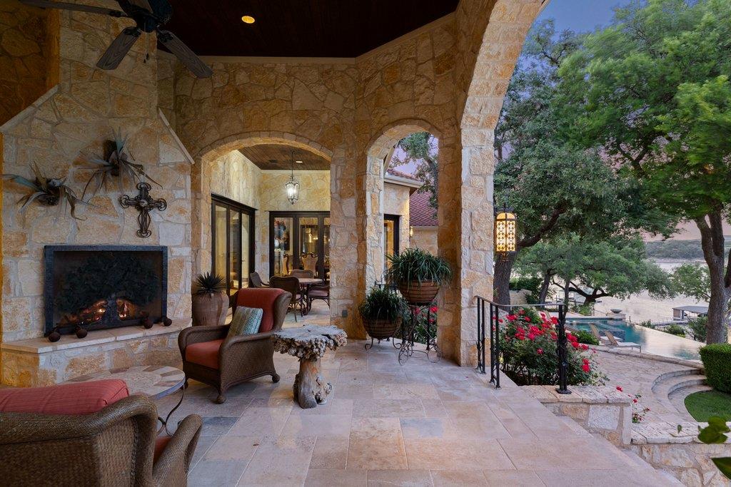 24721 Travis Lakeside Cv, Spicewood, TX 78669