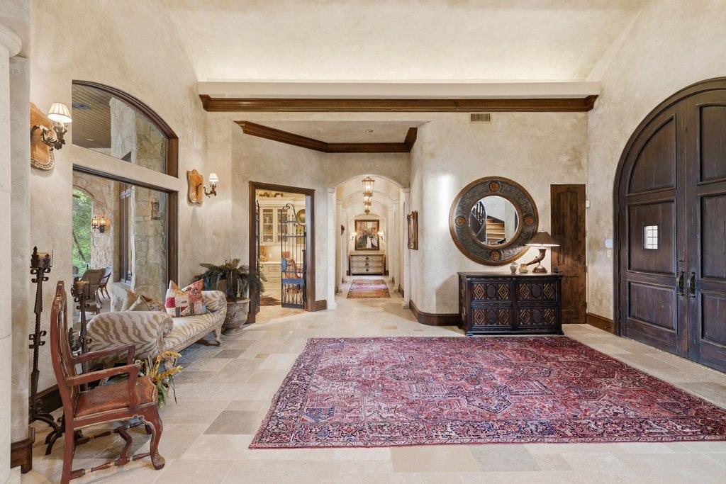 24721 Travis Lakeside Cv, Spicewood, TX 78669