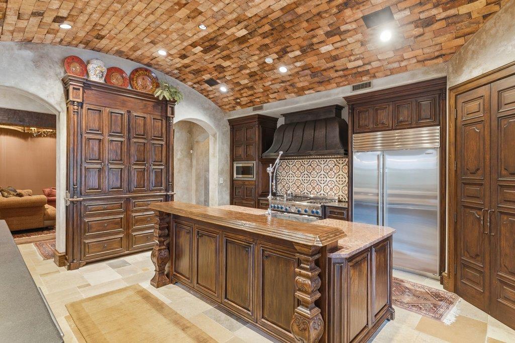 24721 Travis Lakeside Cv, Spicewood, TX 78669