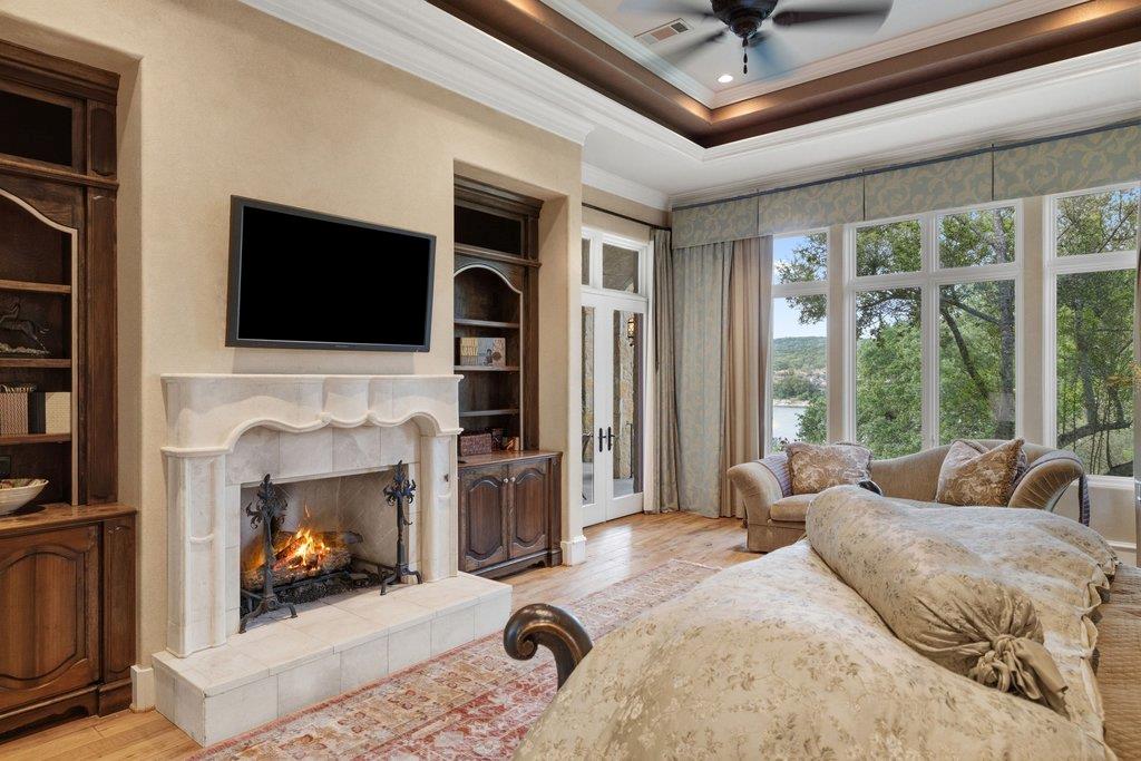 24721 Travis Lakeside Cv, Spicewood, TX 78669