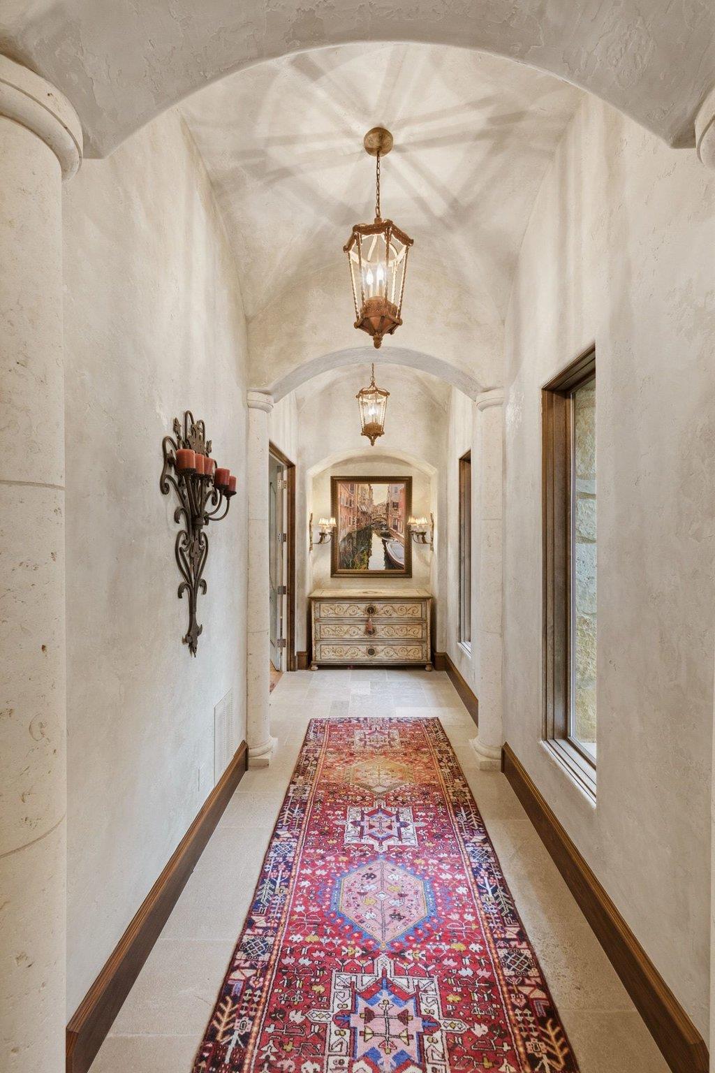 24721 Travis Lakeside Cv, Spicewood, TX 78669