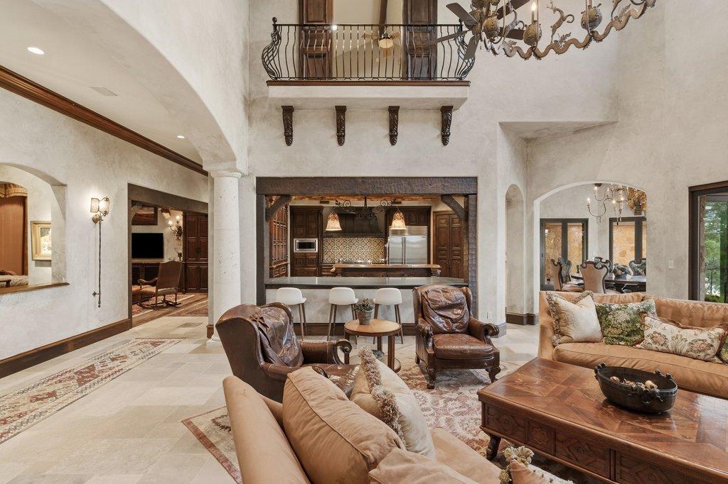 24721 Travis Lakeside Cv, Spicewood, TX 78669