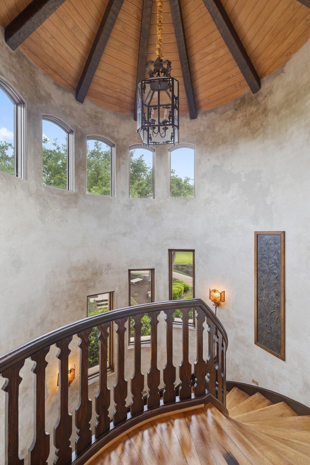 24721 Travis Lakeside Cv, Spicewood, TX 78669