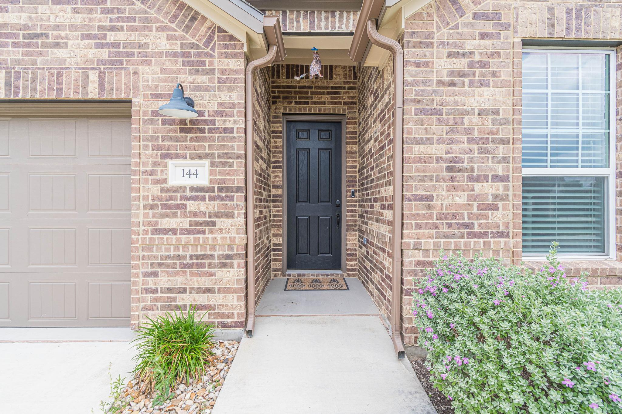 144 Trotting Bear Ln, San Marcos, TX 78666