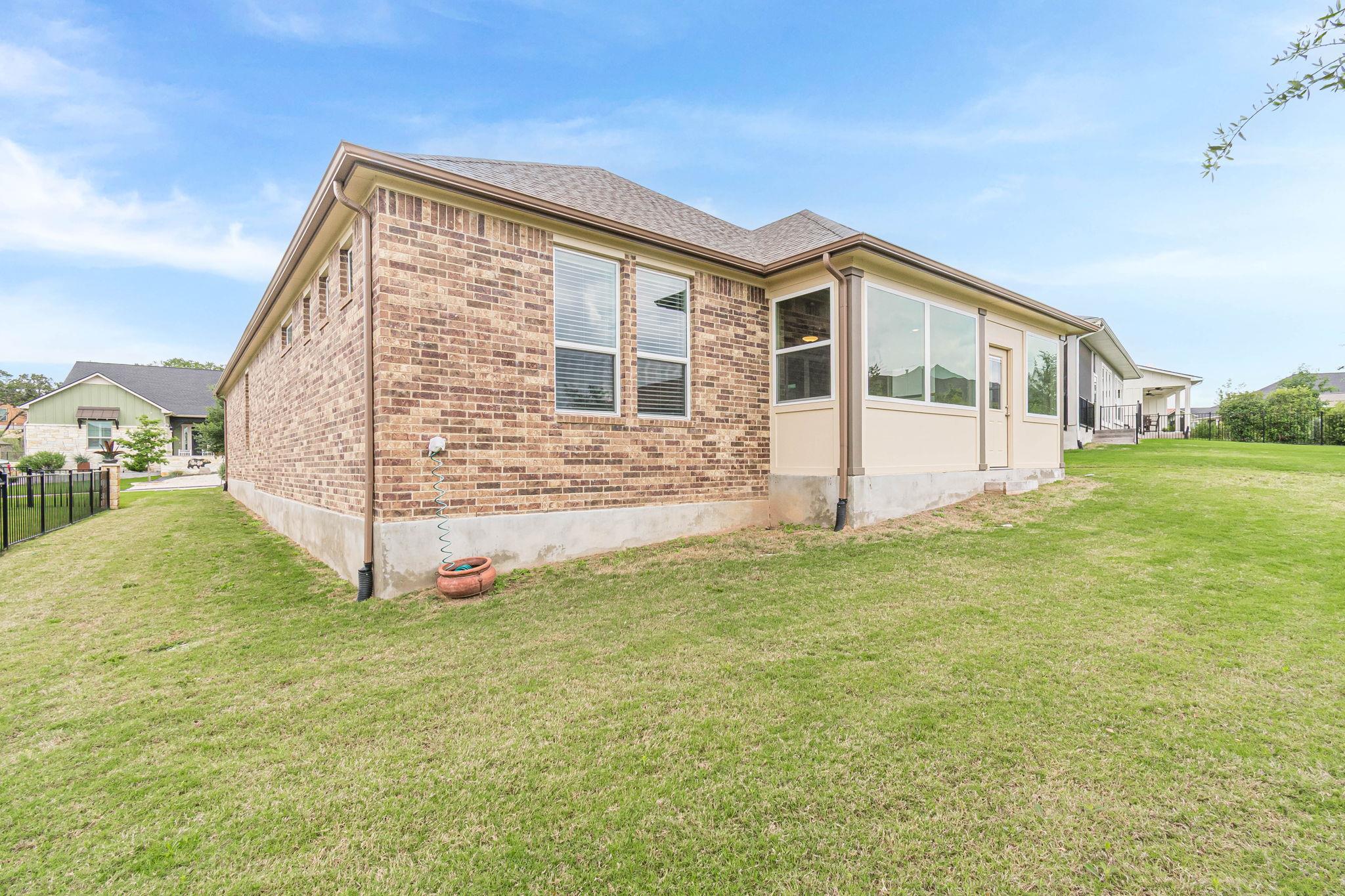144 Trotting Bear Ln, San Marcos, TX 78666