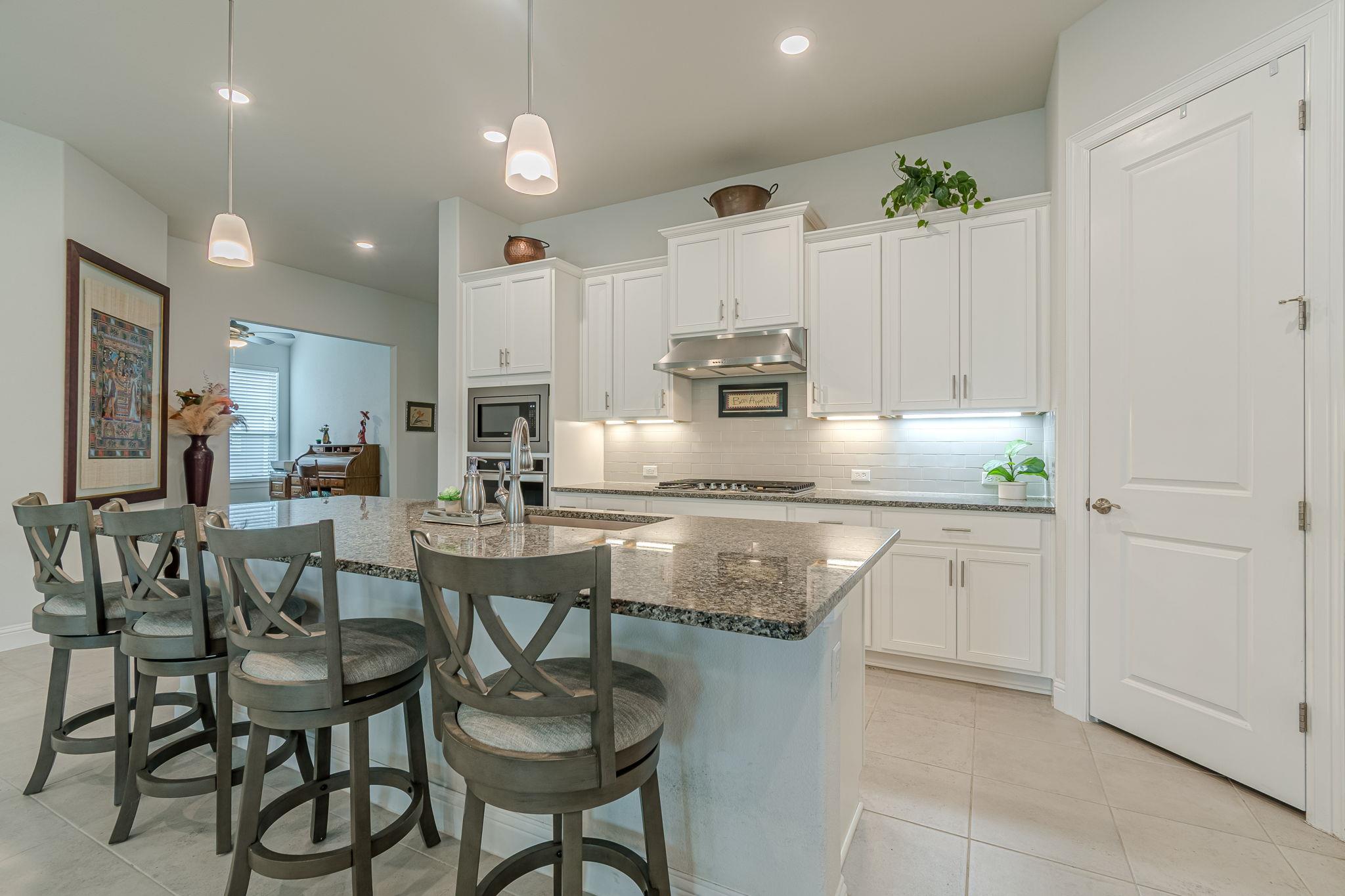 144 Trotting Bear Ln, San Marcos, TX 78666