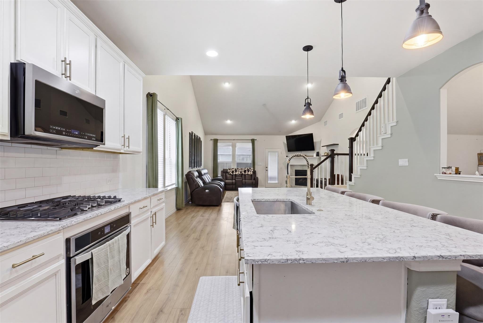 119 Duroc Dr, Hutto, TX 78634