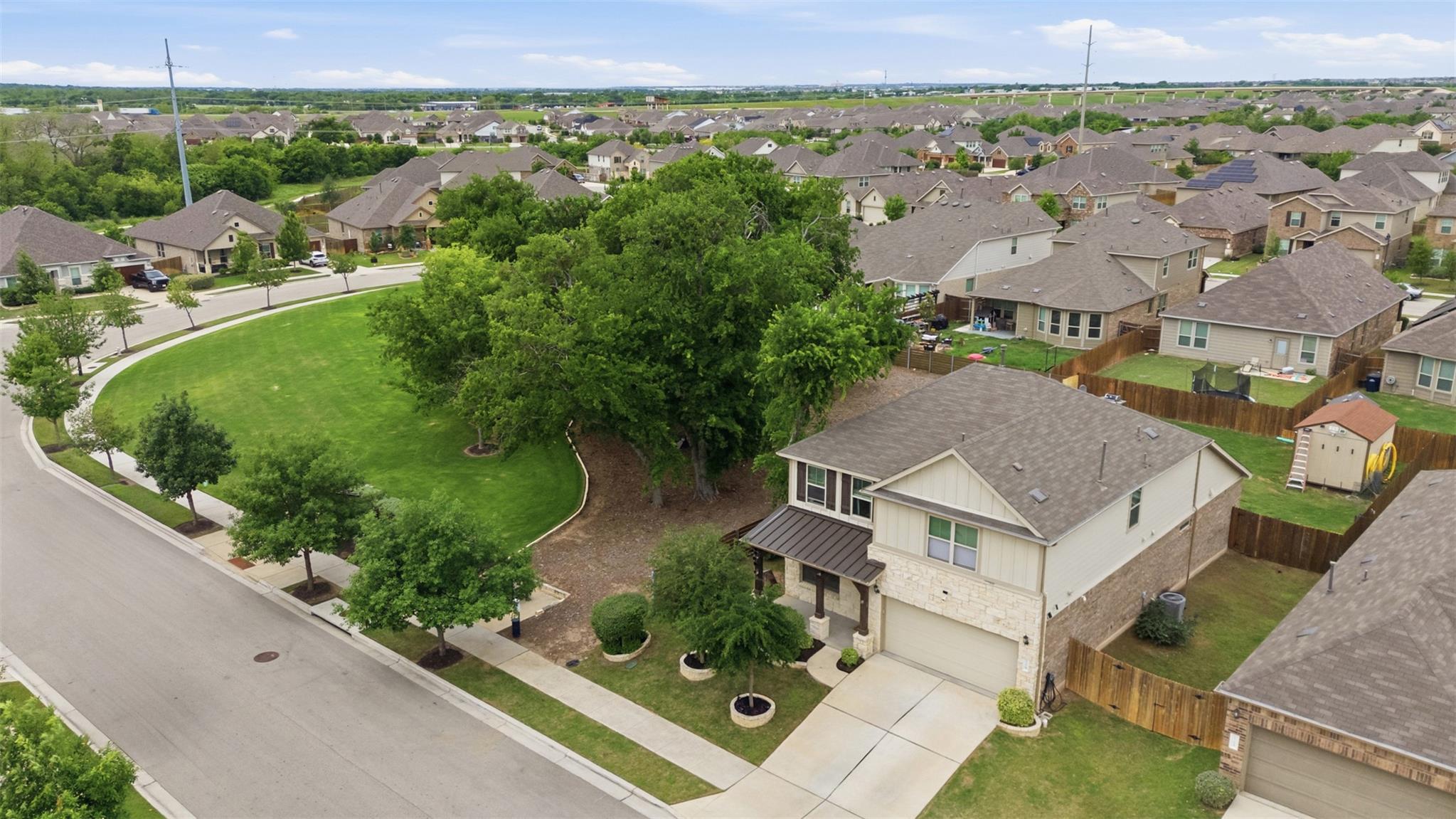 119 Duroc Dr, Hutto, TX 78634