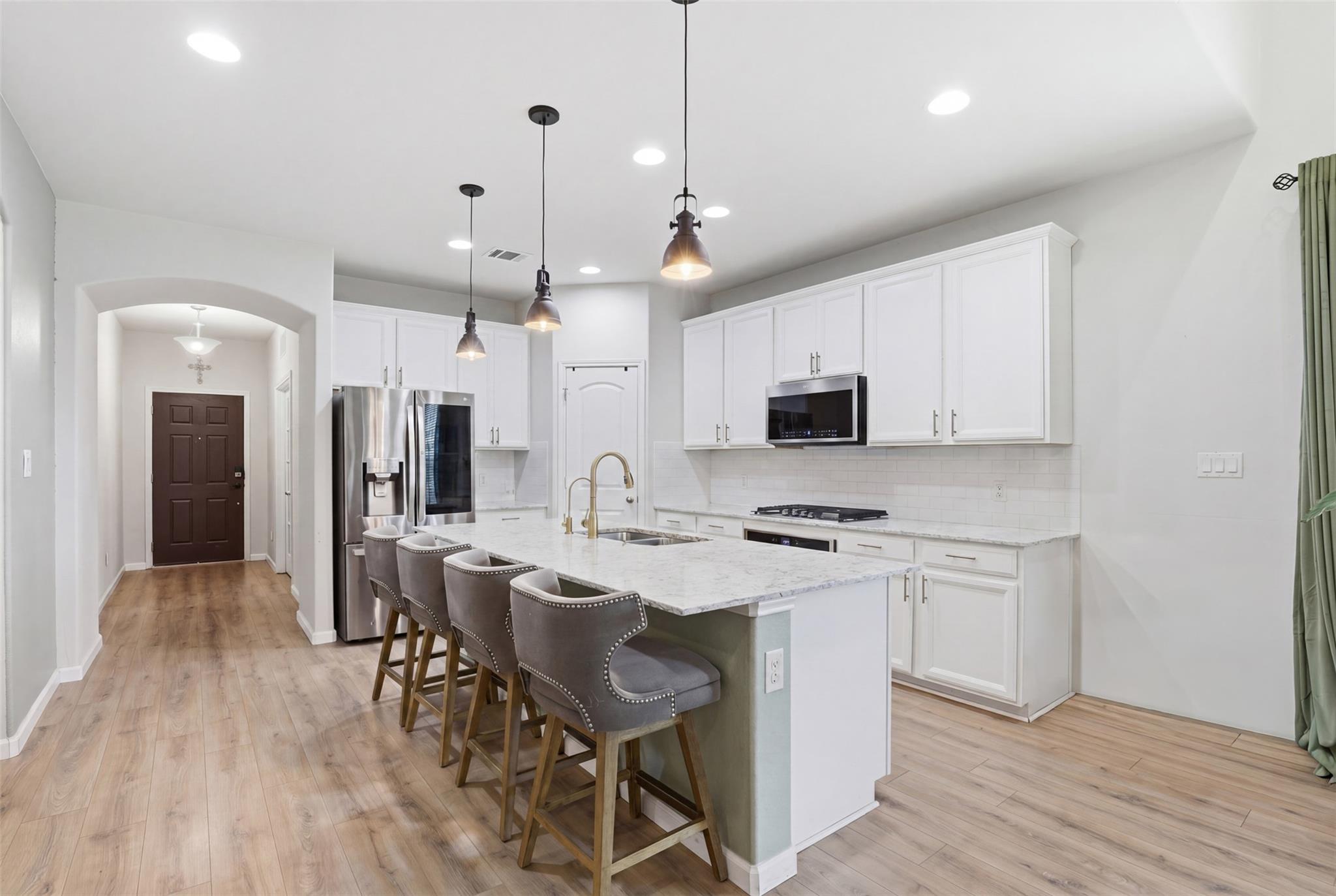 119 Duroc Dr, Hutto, TX 78634