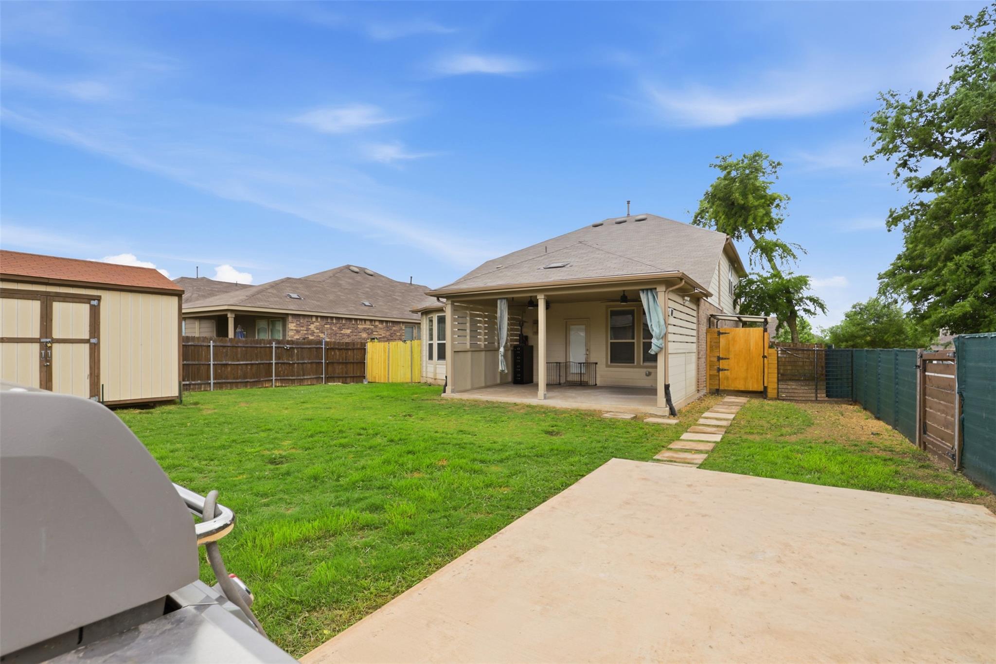 119 Duroc Dr, Hutto, TX 78634