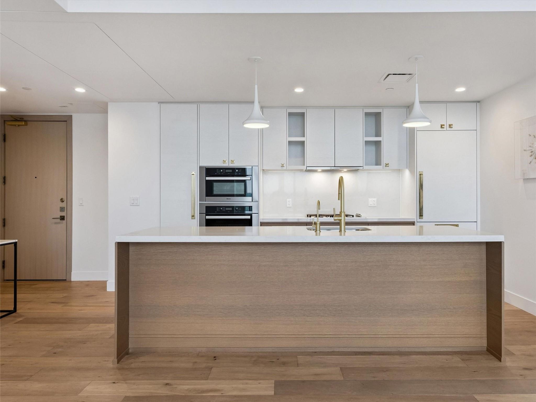 70 Rainey St # 2201, Austin, TX 78701