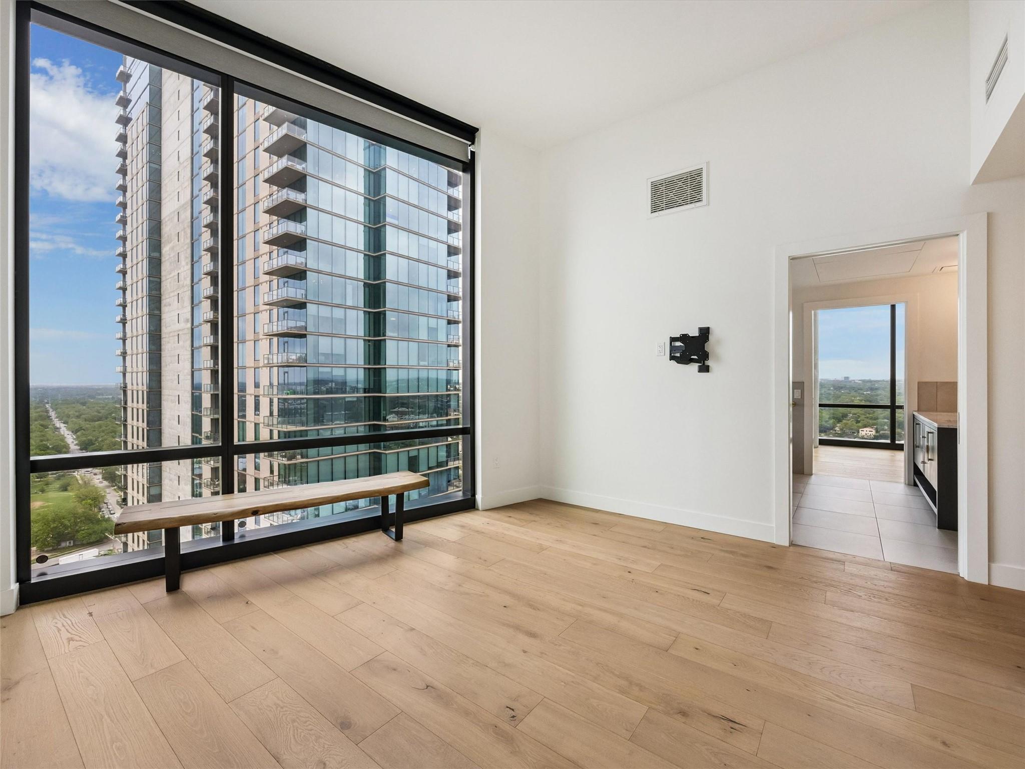 70 Rainey St # 2201, Austin, TX 78701