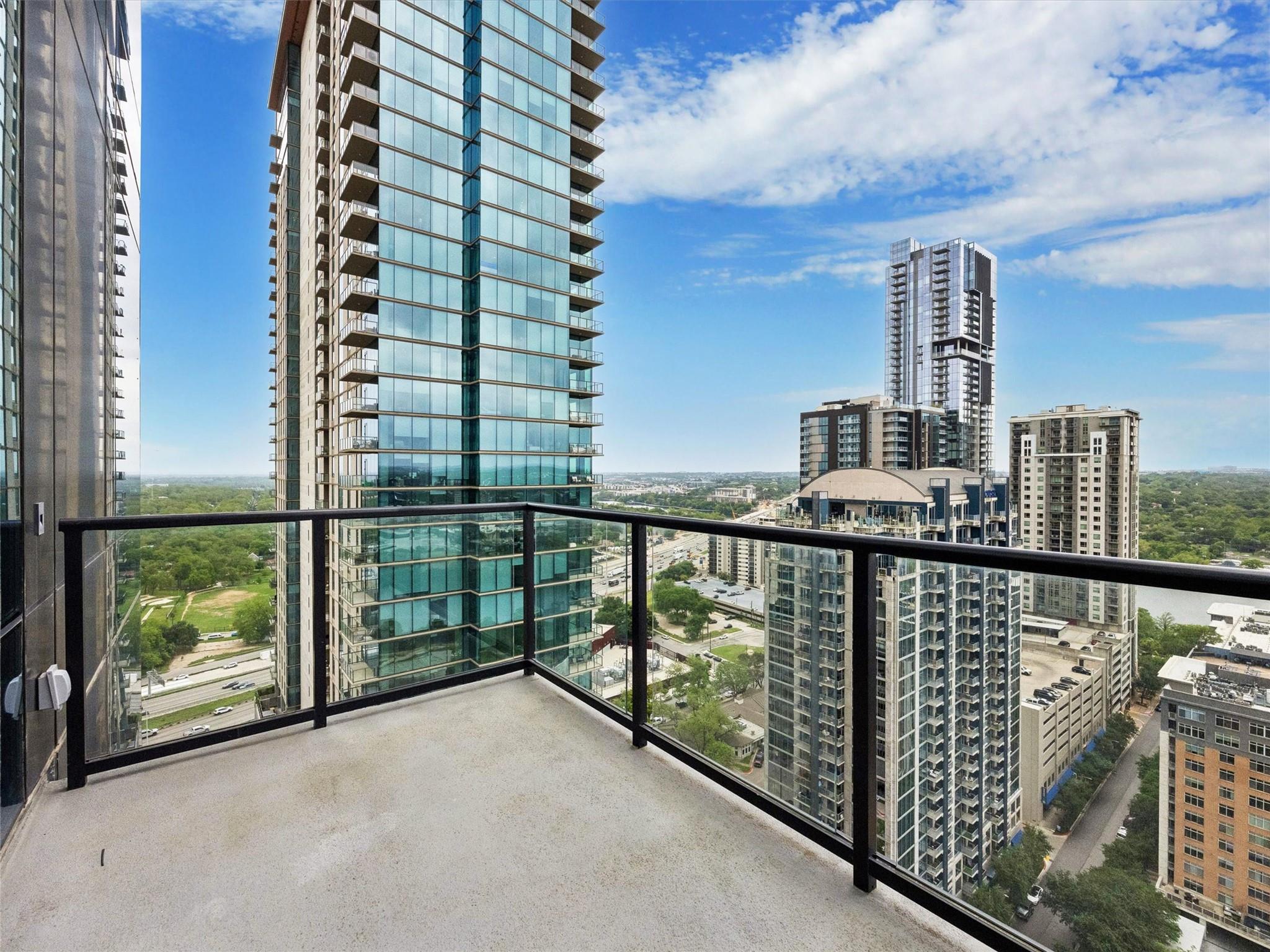 70 Rainey St # 2201, Austin, TX 78701