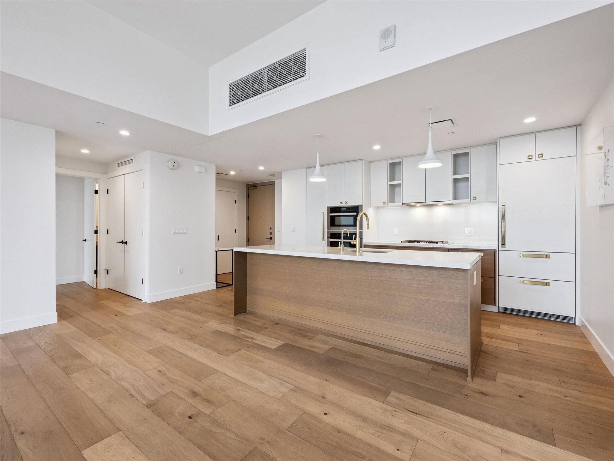 70 Rainey St # 2201, Austin, TX 78701