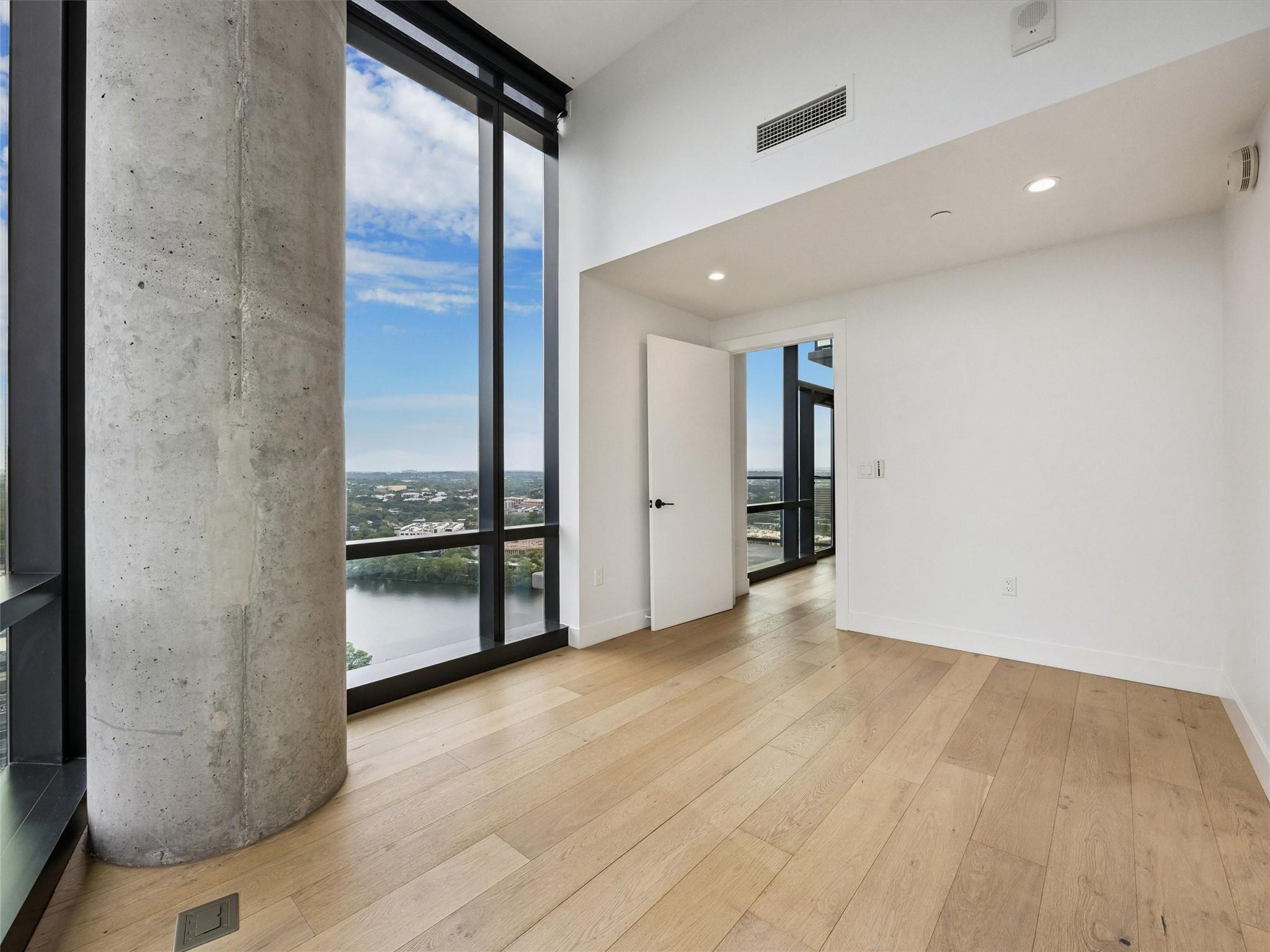 70 Rainey St # 2201, Austin, TX 78701