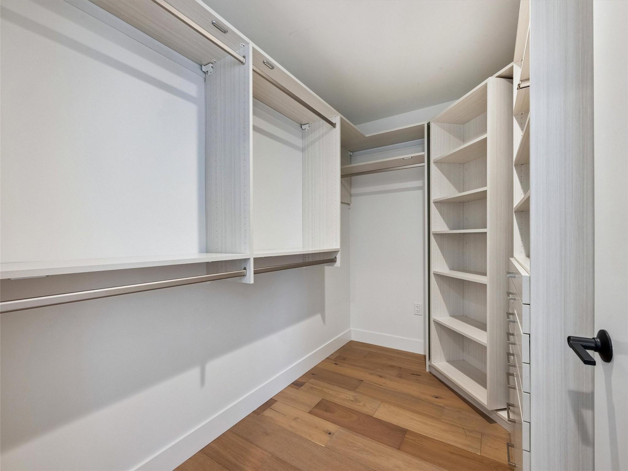 70 Rainey St # 2201, Austin, TX 78701