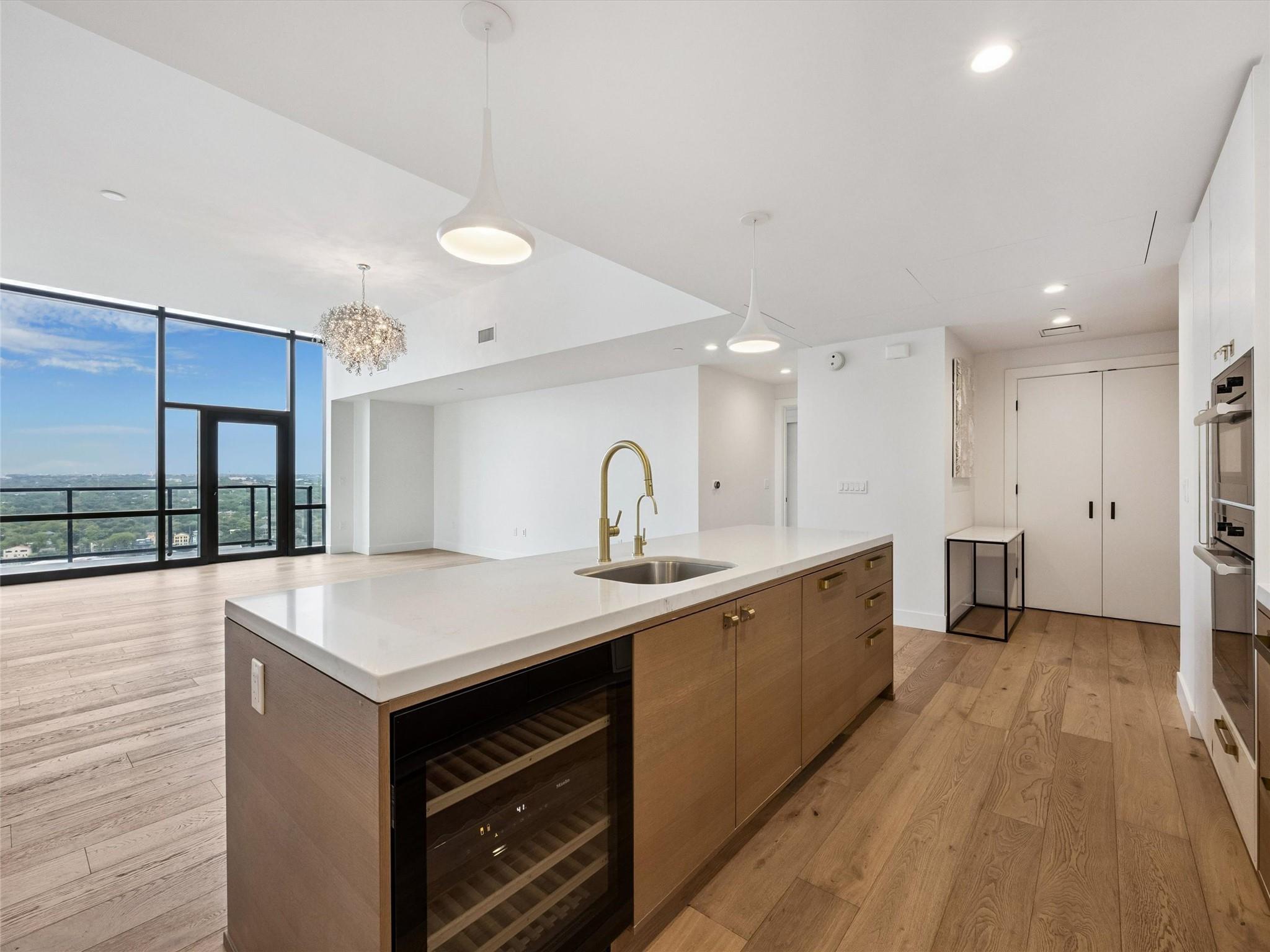 70 Rainey St # 2201, Austin, TX 78701