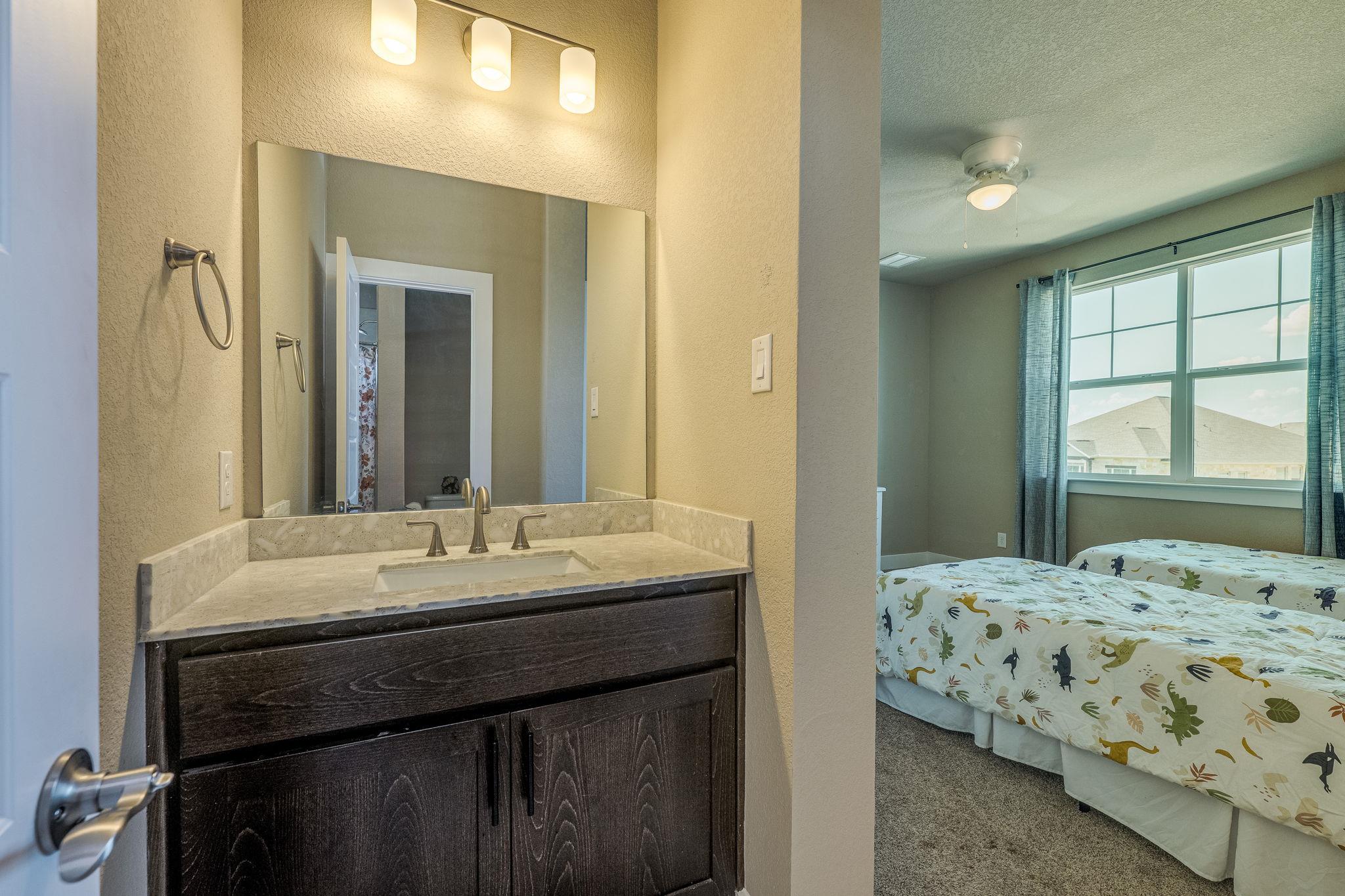 113 Sanco Dr, Liberty Hill, TX 78642