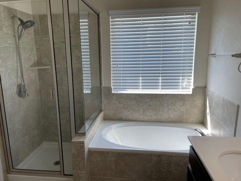 160 Painted Desert Ln, Buda, TX 78610