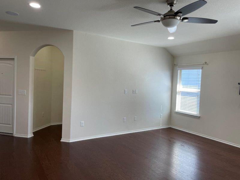 160 Painted Desert Ln, Buda, TX 78610