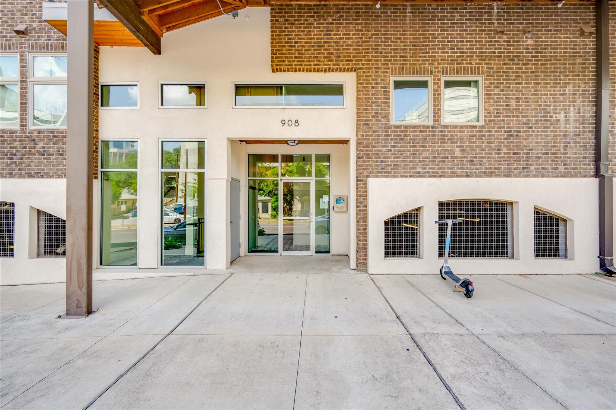 908 Nueces St # 12, Austin, TX 78701